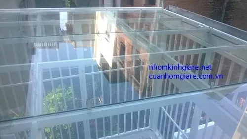 Mái Kính Giếng Trời